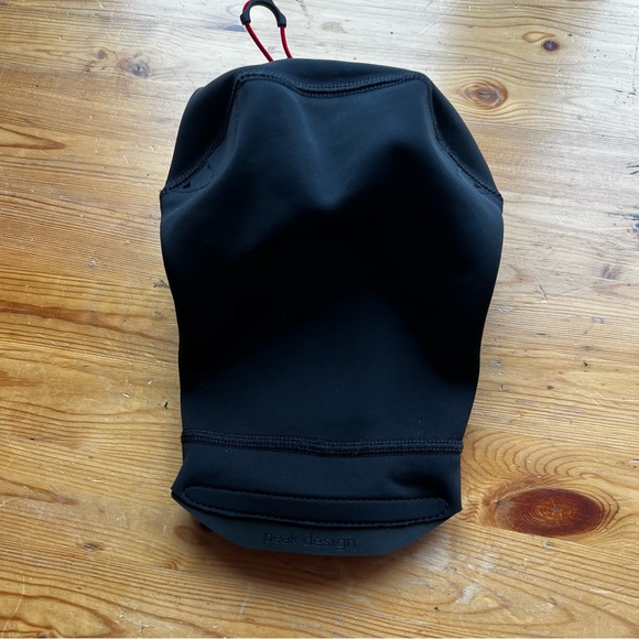 NWOT Peak Designs Shell, Small - Picture 3 of 4